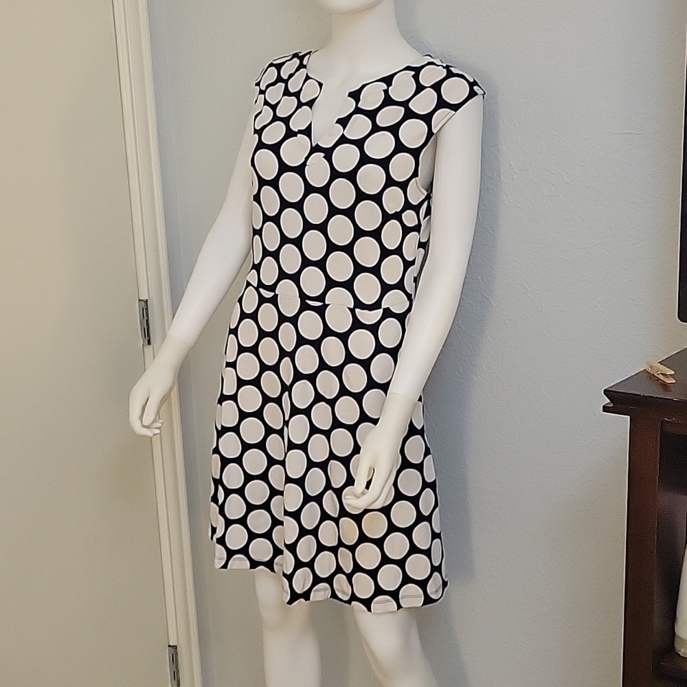 NEW YORK & CO Atomic Coin Dot Fit & Flare Split Neck MOD Tennis Dress - Picture 2 of 10